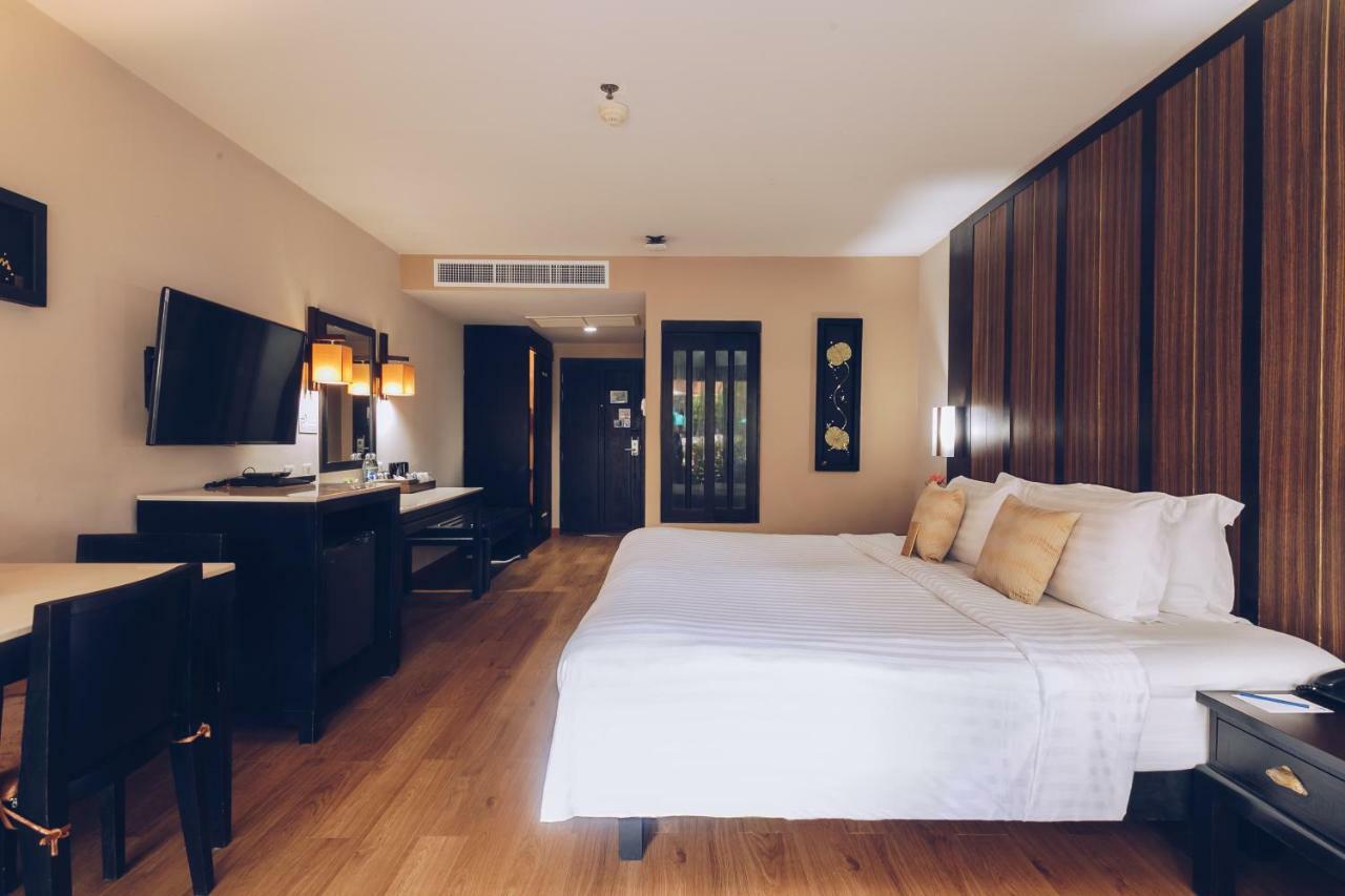 Deluxe Double or Twin Room with Spa Bath,791827449:JPEG