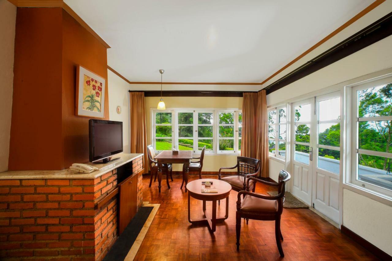 Executive Suite,826798232:JPEG