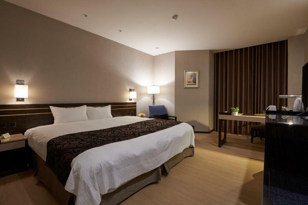 Queen Room,813358212:JPEG