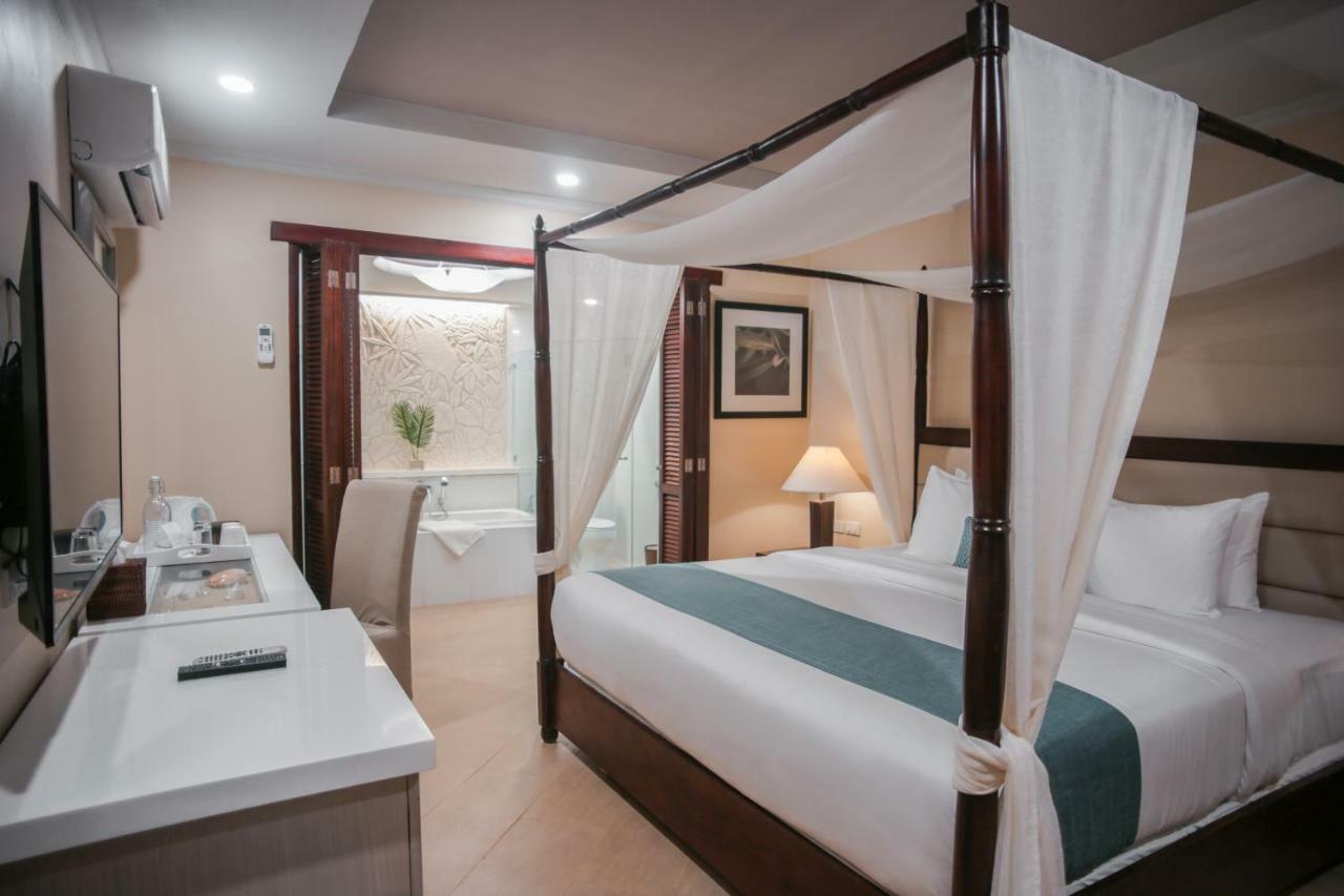 Grand Queen Room Poolside,872721428:JPEG