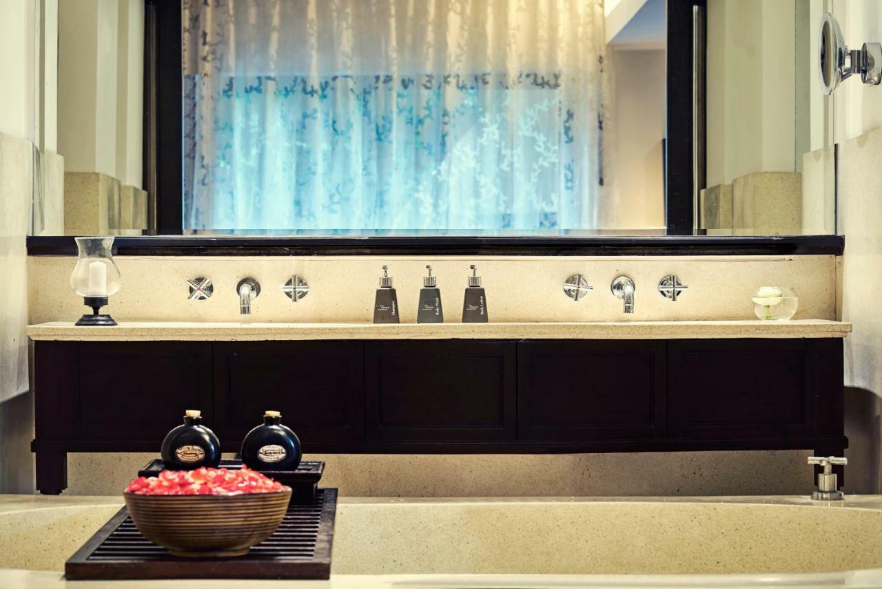 Suite avec Piscine et Jardin