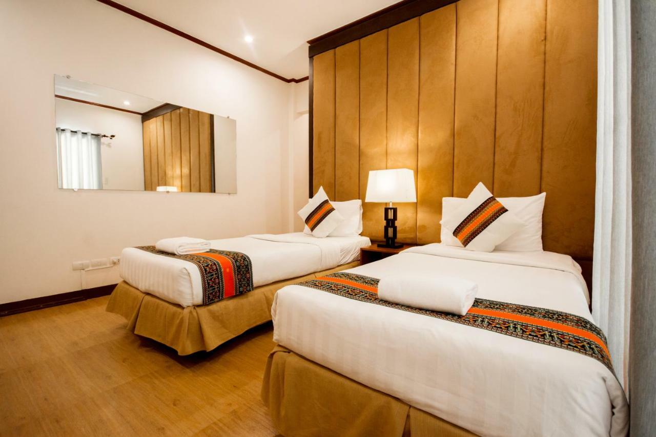 Family Room,909237943:JPEG