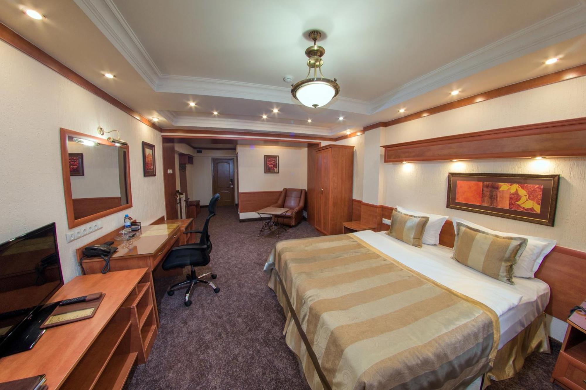 Superior Deluxe Double or Twin Room