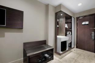 Deluxe Studio,925246369:JPEG