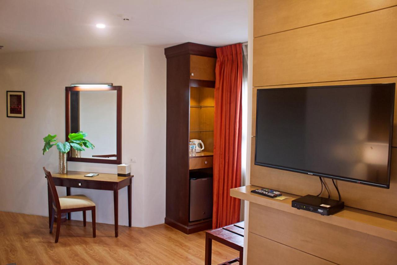Standard Queen Room