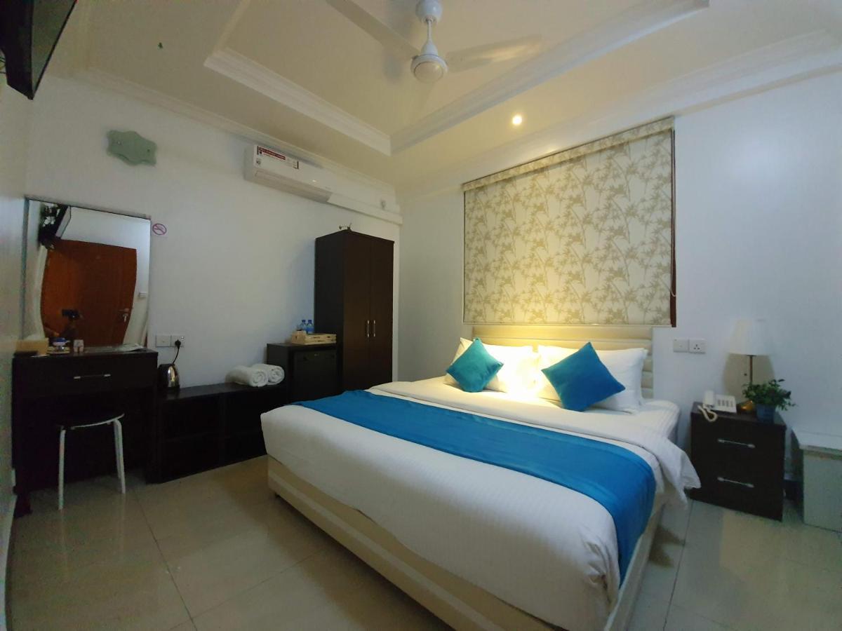 Deluxe Double or Twin Room with Balcony (10% off on Male City Tour),934111078:JPEG