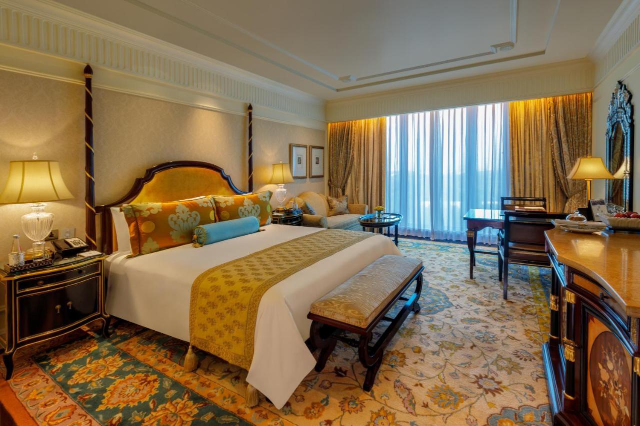 Royal Premiere Room with one way airport transfer,664216005:JPEG