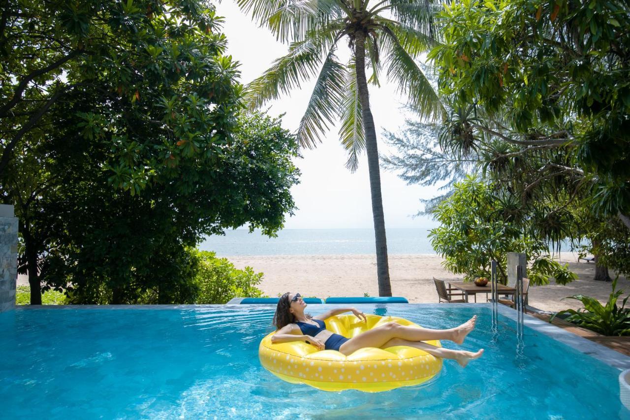 Villa - Beach Front