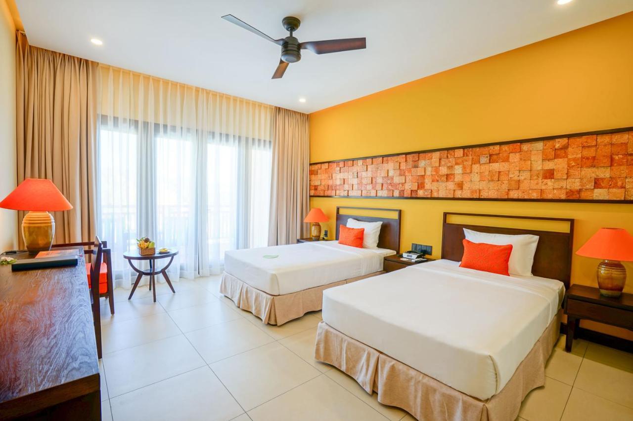 Deluxe Twin Room Balcony Complimentary Minibar room,1348943258:JPEG