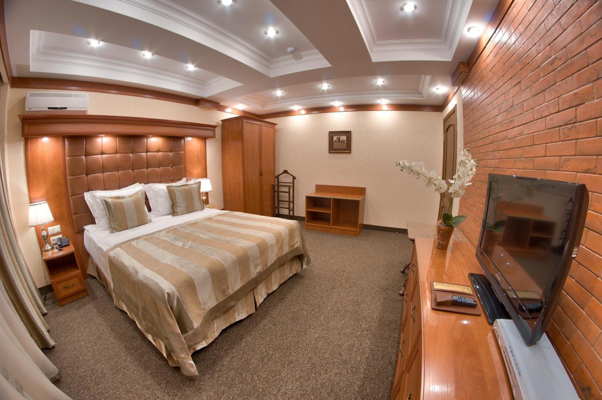 One-Bedroom Suite