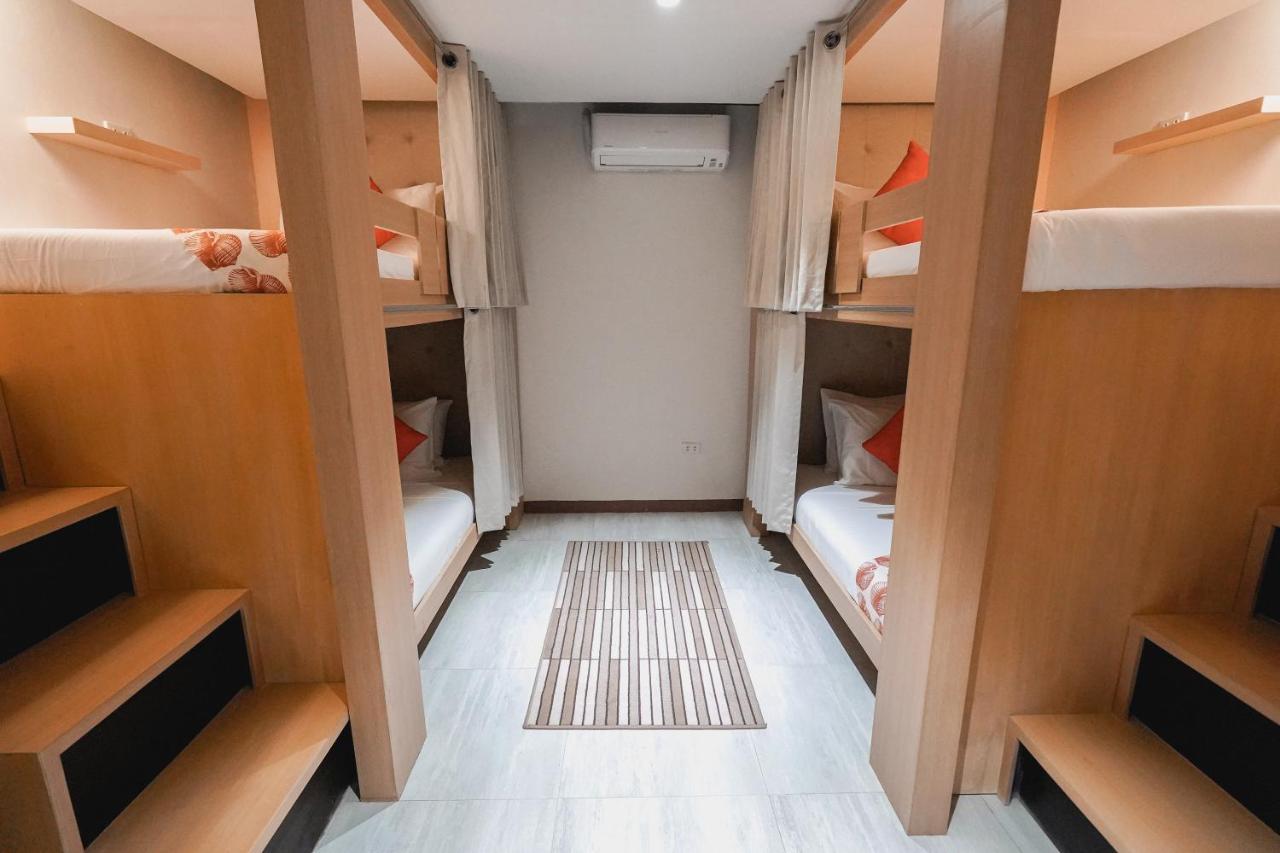 Family Room Private Bathroom