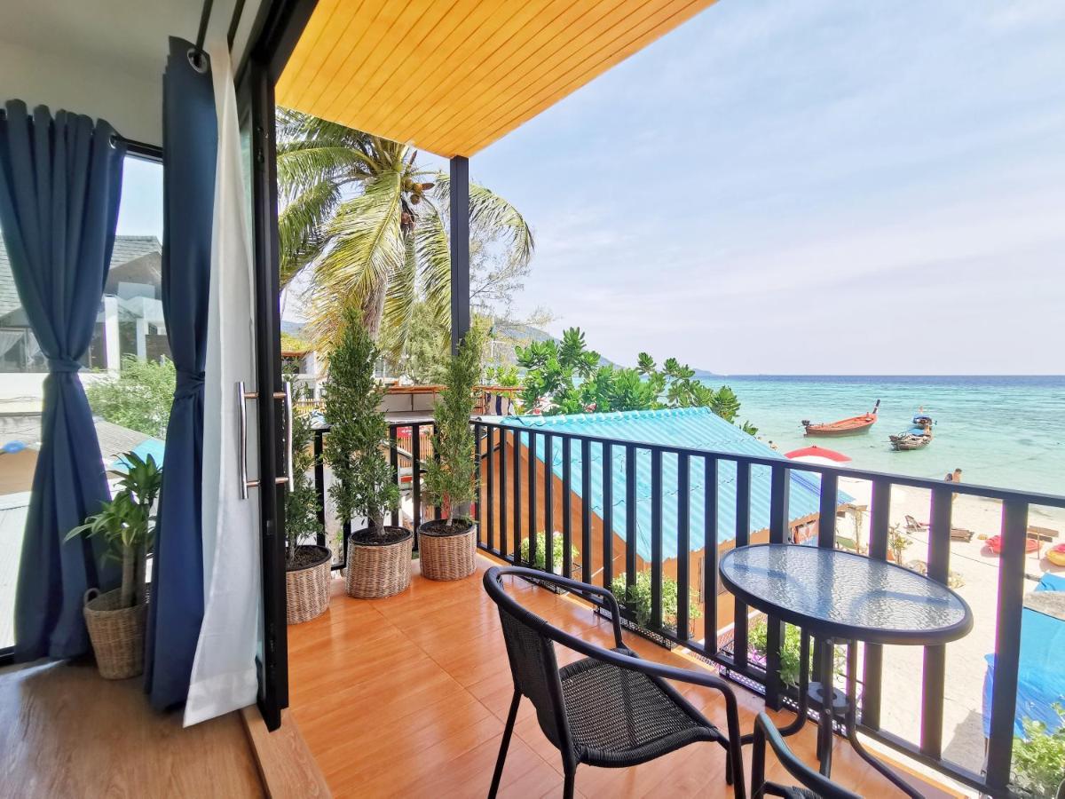Three-Bedroom House,984307144:JPEG