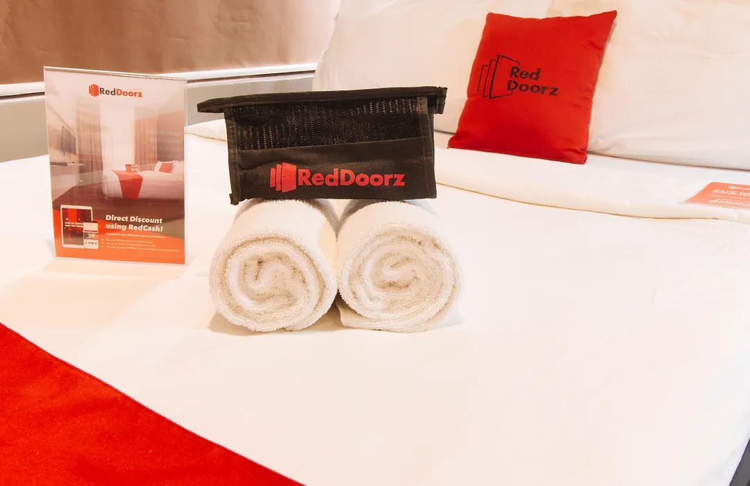 Reddoorz At Hotel Rosemarie-1