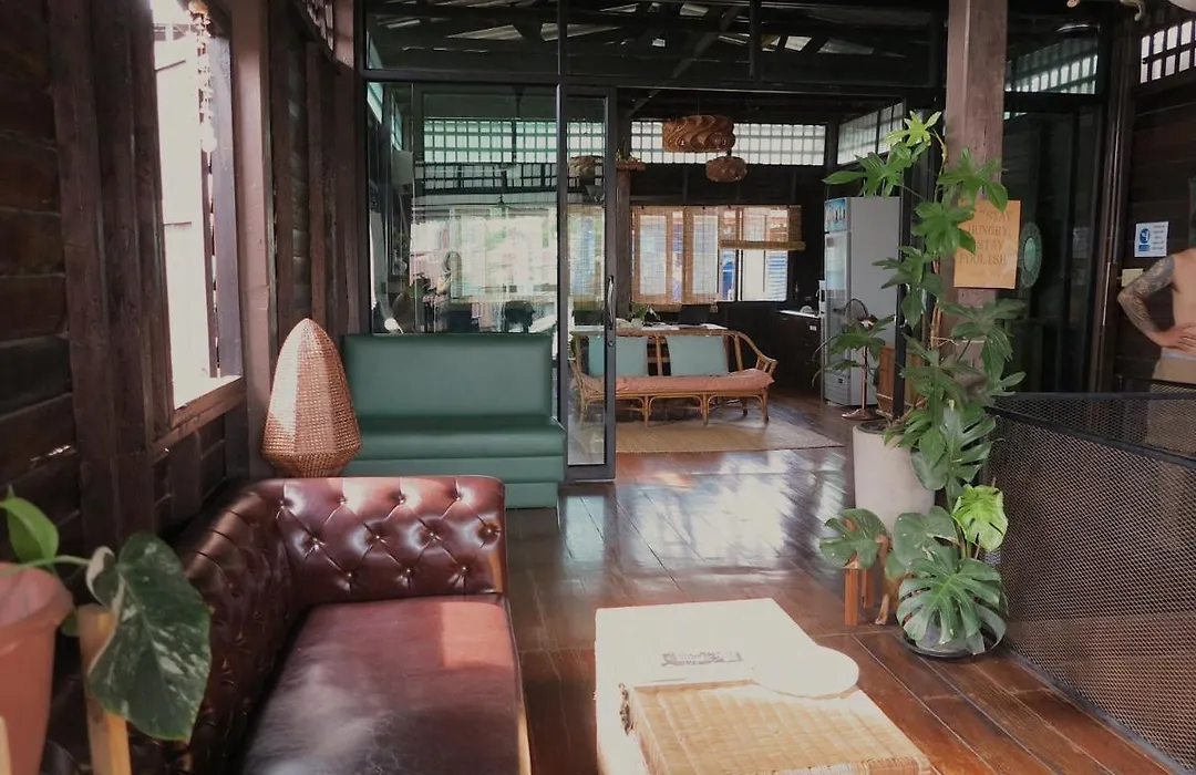 Non House Bangkok บ้านนอนโฮสเทล-1