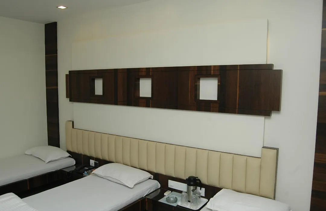 Hotel Causeway, Colaba-1
