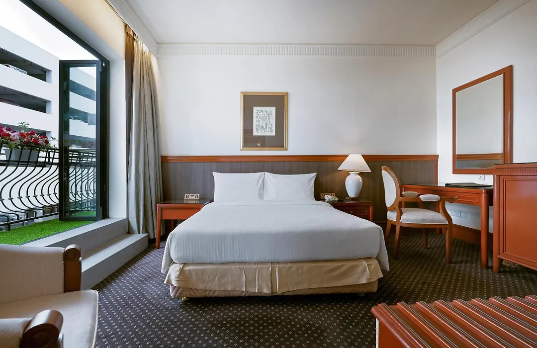 The Jesselton Hotel-1