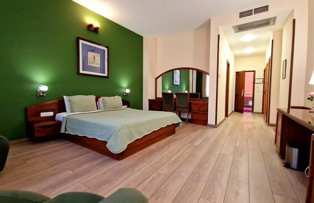 Ararat Hotel-1