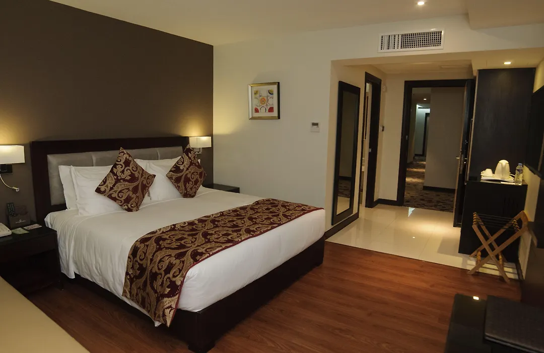 Brentwood Suites-1