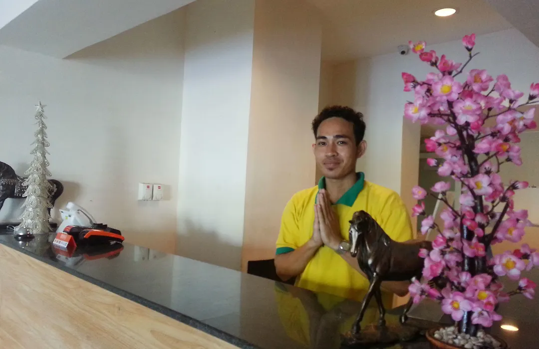 L Bajo Hotel-1