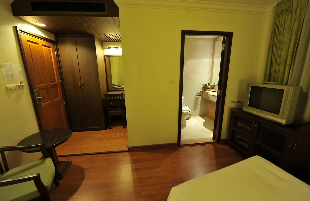 Fresh Inn Hotel - SHA Extra Plus-1