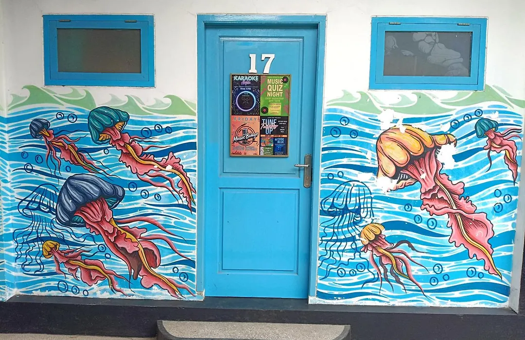 Gili Beach Bum Hostel-1