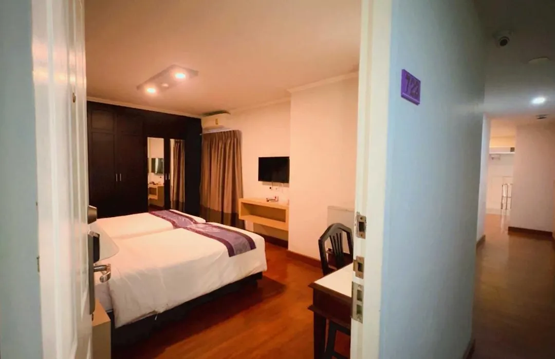 Collection O The Step Sathorn-1