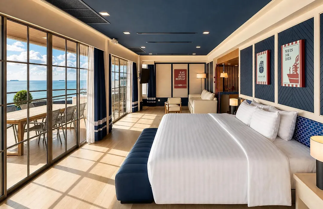 The Cruise Hotel-1