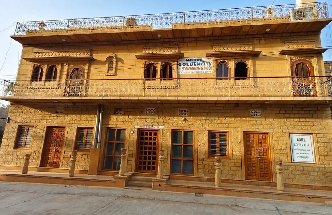 Hotel Golden City-1