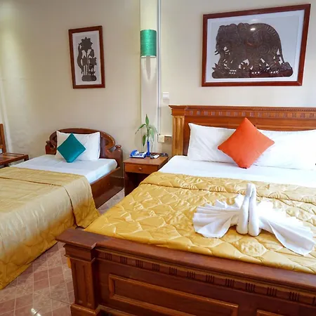 Royal Hotel-3