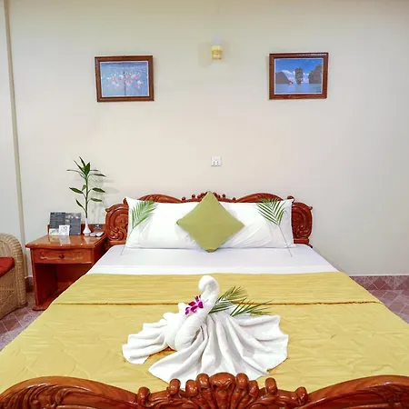 Royal Hotel-2