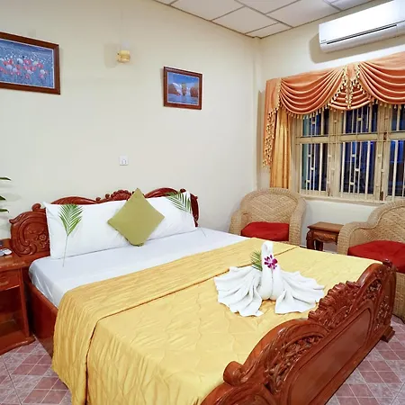 Royal Hotel-2