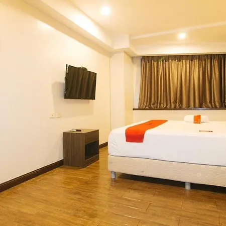 RedDoorz Premium @ West Avenue Quezon City-3