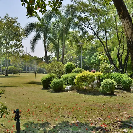 Rama Gardens Hotel Bangkok-2