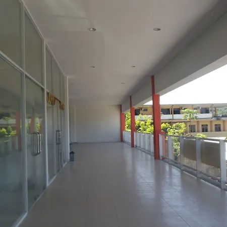L Bajo Hotel-3