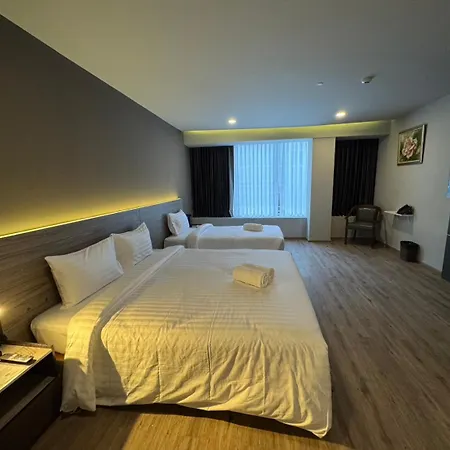 Manhattan Hotel Bangkok-3