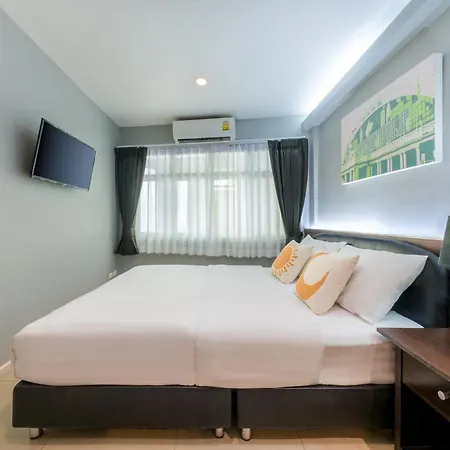 At Hua Lamphong Hotel-2
