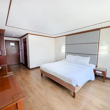Pinnacle Lumpini Park Hotel-3
