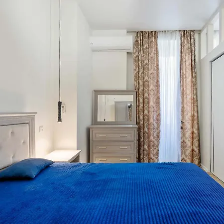 Family Apartment In 1 Century Building-3