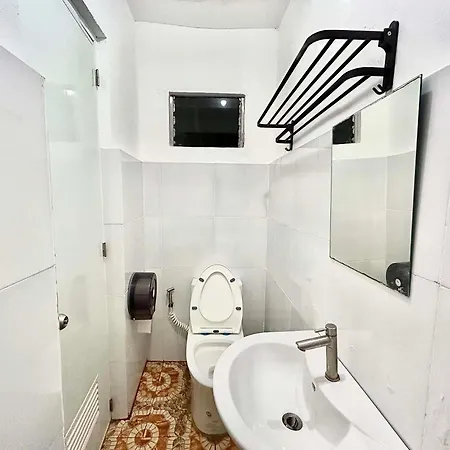 Luna Oslob Travellers Inn-2