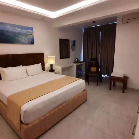Lavinia Bay Beach Hotel-3