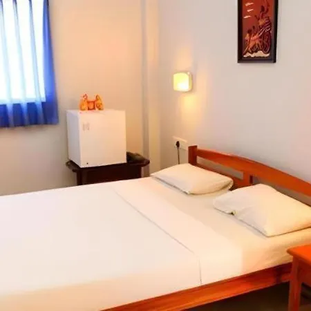Oyo 246 Roy Villa Beach Hotel-2