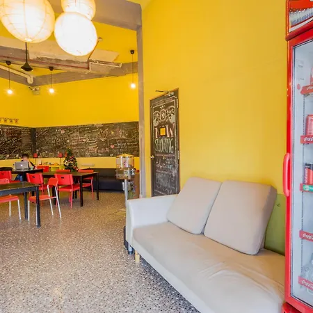 The Hive Singapore Hostel-2