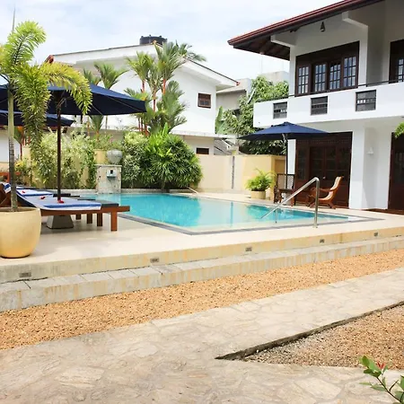 Sky And Sand Guesthouse-2