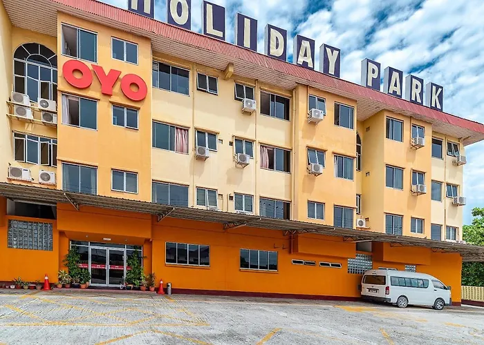 Oyo 89864 Hotel Holiday Park