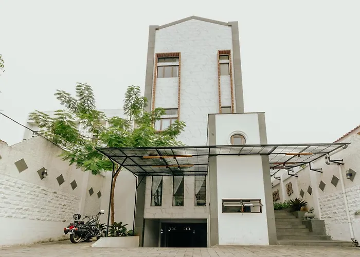 Urbanest Inn House Slipi