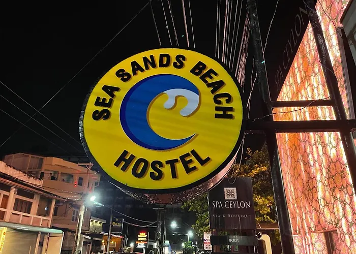 Sea Sands Beach Hostel Negombo