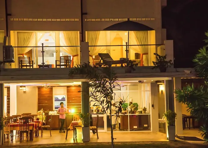 Paradise Beach Hotel Negombo