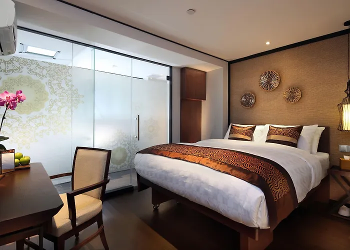 Hotel Clover 33 Jalan Sultan Singapur