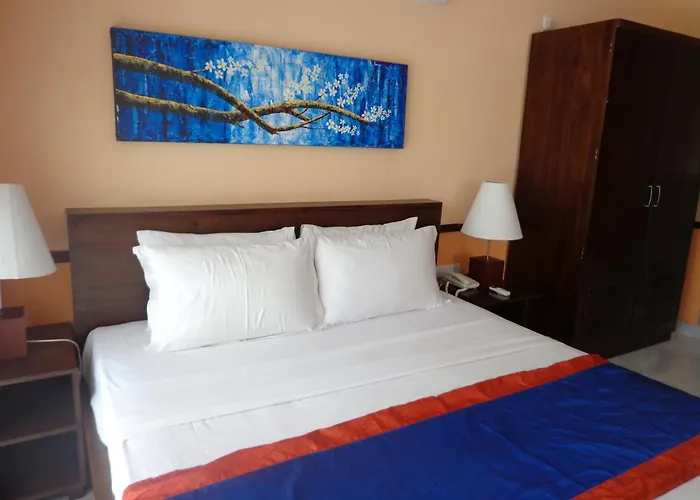 Paradise Beach Hotel Negombo