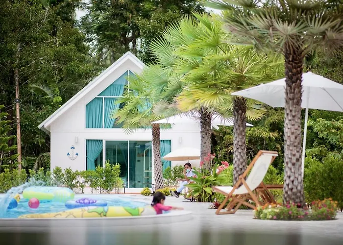 Thirty Tree Garden House Hostel Chumphon